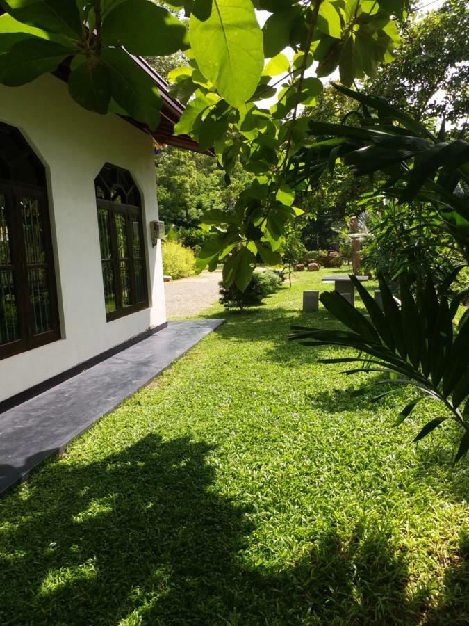 Tamarind Blue Hotel Tangalle Exterior foto